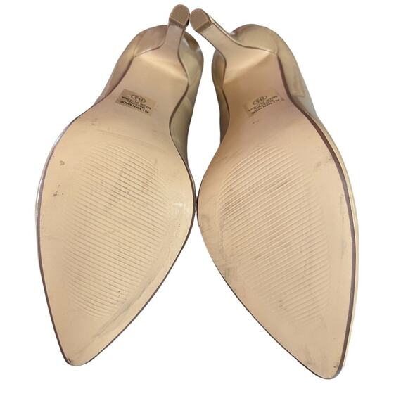HEART in D tan pumps faux patent leather 4.5” heel size 8.5 - Picture 9 of 11